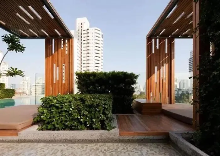 Luxury 2br On The Clouds In Prime Area *